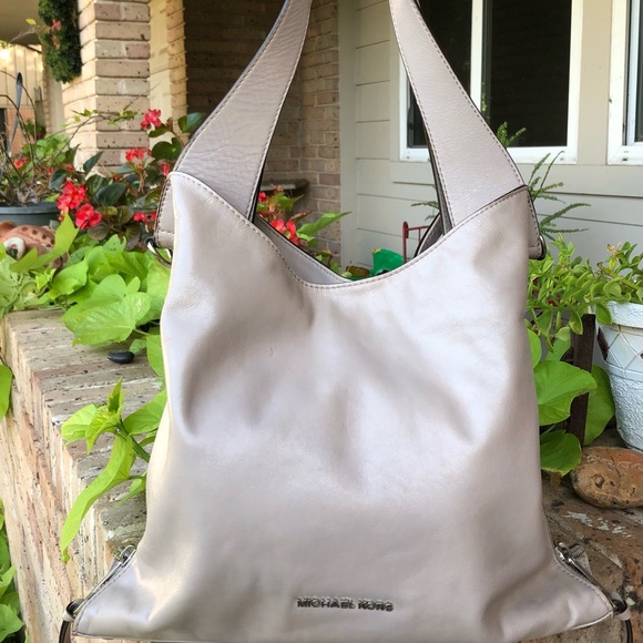 Michael Kors Devon Large Leather Hobo Shoulder Bag Tote - in Pearl Grey W/Bag - Picture 4 of 10